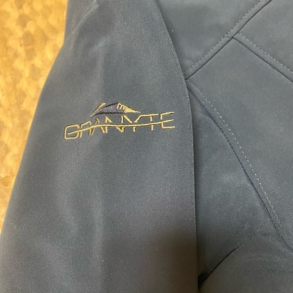 Women’s 1X/2X Conquer the Elements Jacket - Picture 3 of 8